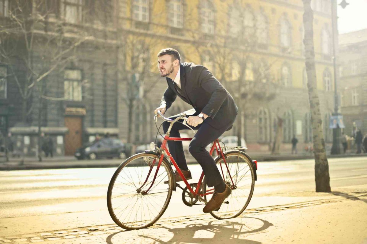 Inmuebles paras bicicletas y rechazo para los autos